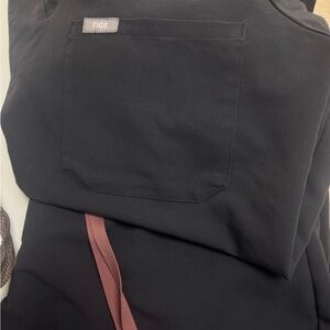 Figs Charcoal scrub set